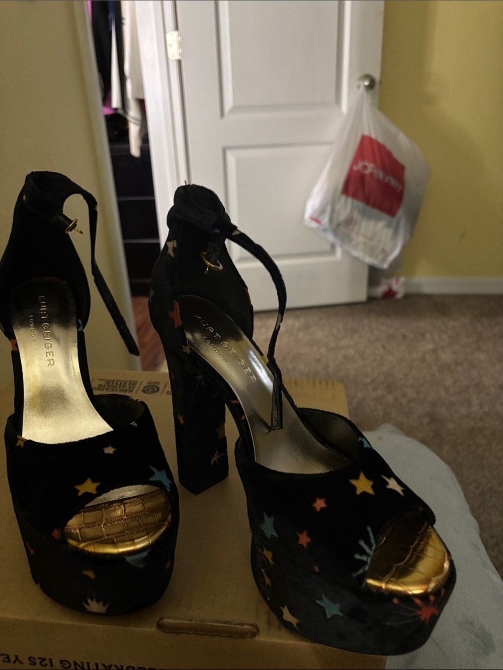 Kurt Geiger Black Velvet Platform Heels with Multicolor Stars - Picture 3 of 6